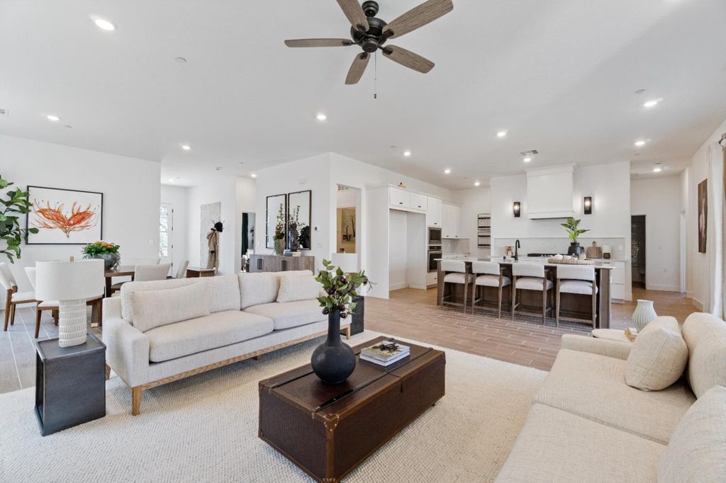 Image 13 of property listing at 856 Traverse Drive S, Madera, CA 93636