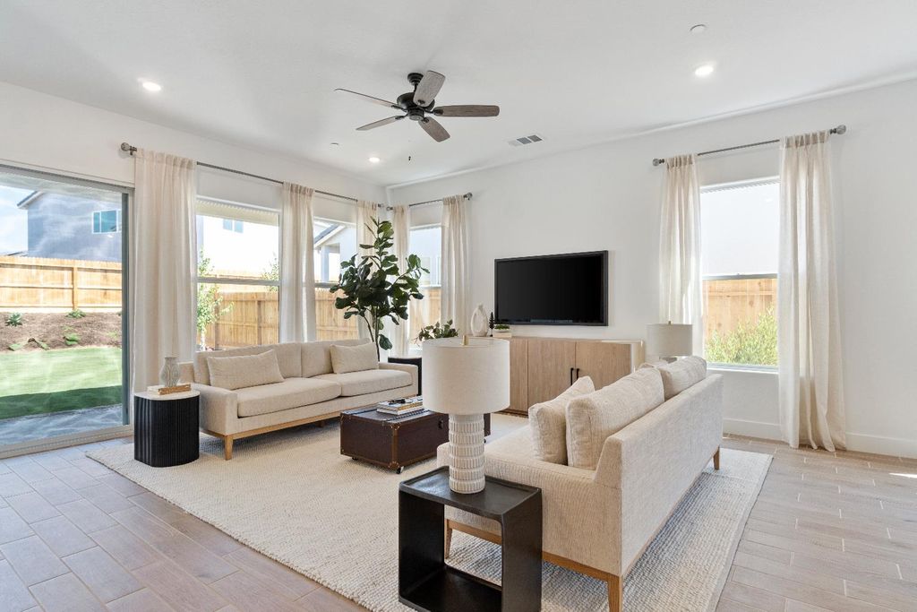 Image 15 of property listing at 856 Traverse Drive S, Madera, CA 93636