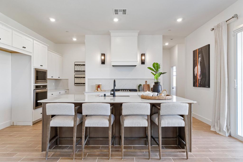 Image 17 of property listing at 856 Traverse Drive S, Madera, CA 93636