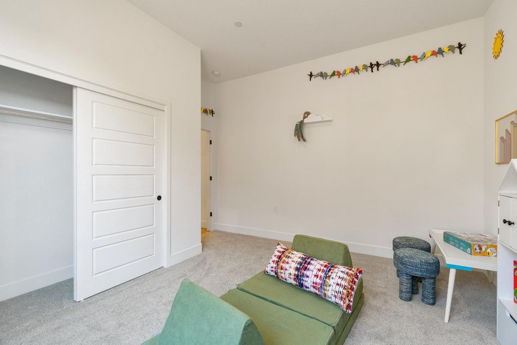 Image 26 of property listing at 856 Traverse Drive S, Madera, CA 93636