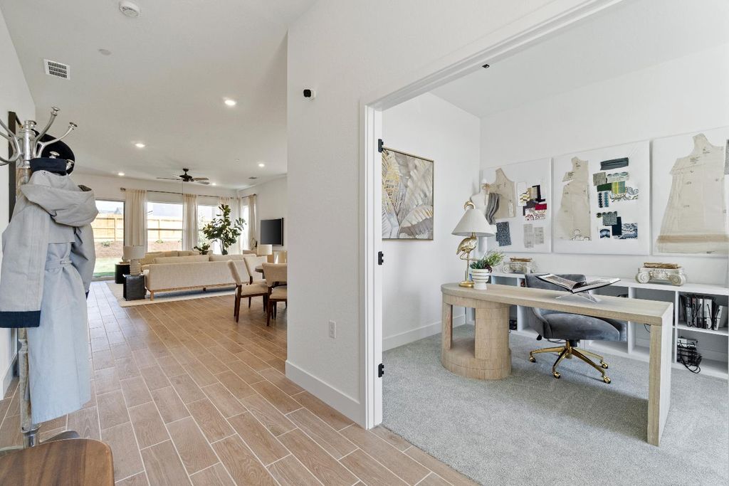 Image 5 of property listing at 856 Traverse Drive S, Madera, CA 93636