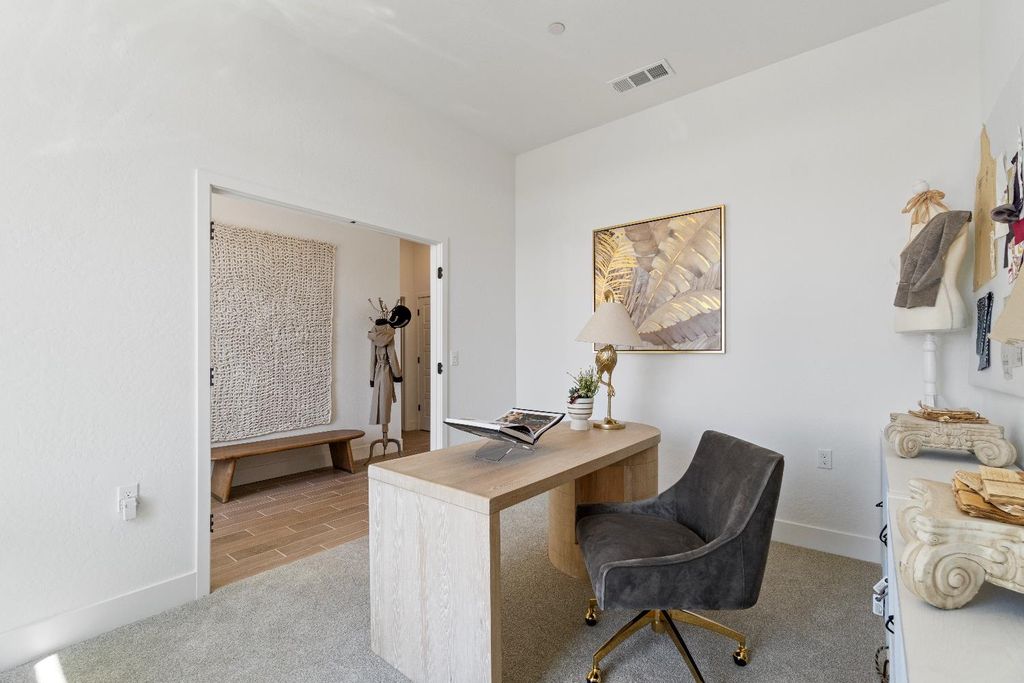 Image 7 of property listing at 856 Traverse Drive S, Madera, CA 93636