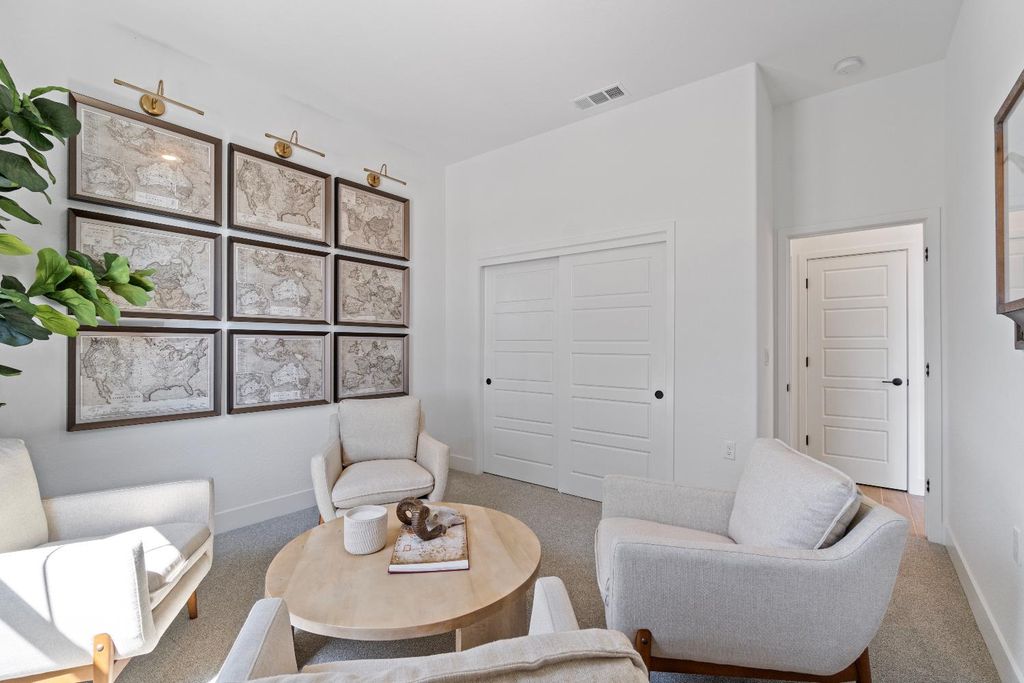 Image 9 of property listing at 856 Traverse Drive S, Madera, CA 93636