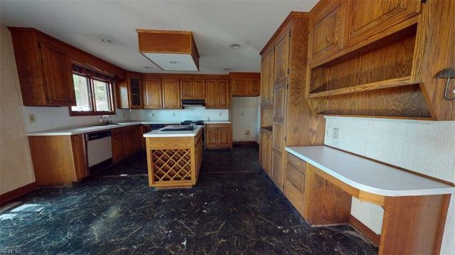 4859 Rosewell DR, Gloucester, VA 23061