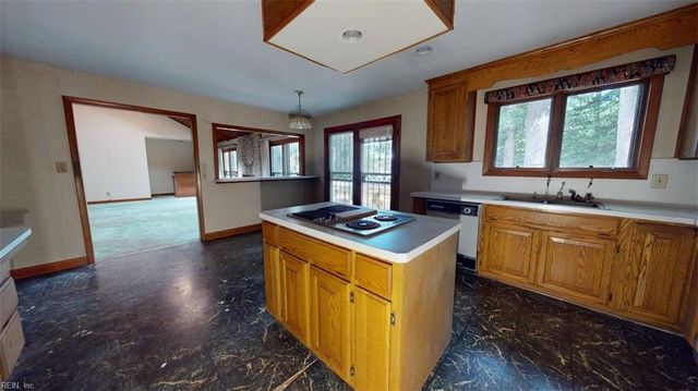 4859 Rosewell DR, Gloucester, VA 23061