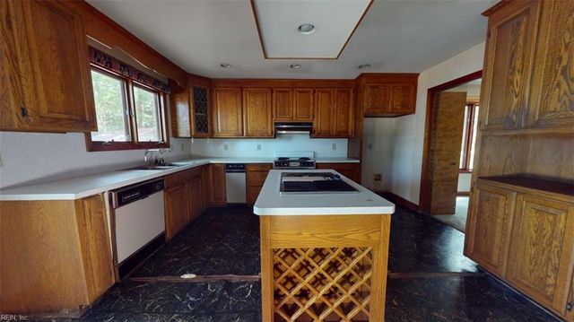 4859 Rosewell DR, Gloucester, VA 23061