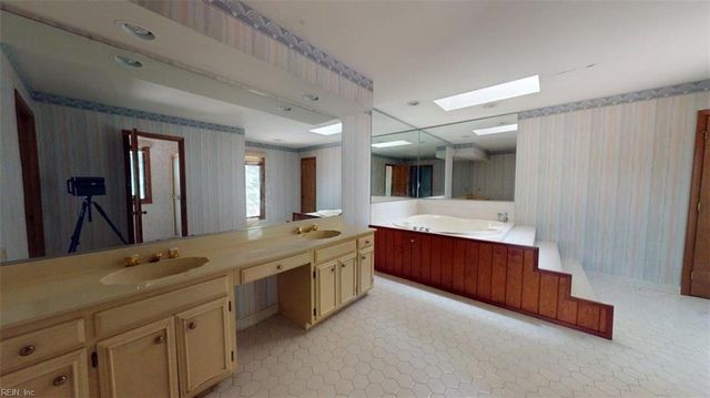 4859 Rosewell DR, Gloucester, VA 23061