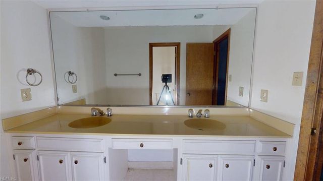 4859 Rosewell DR, Gloucester, VA 23061