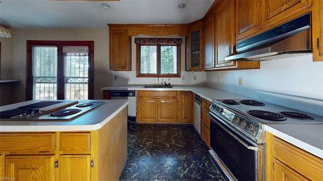 4859 Rosewell DR, Gloucester, VA 23061