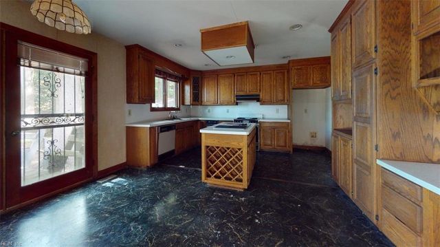 4859 Rosewell DR, Gloucester, VA 23061