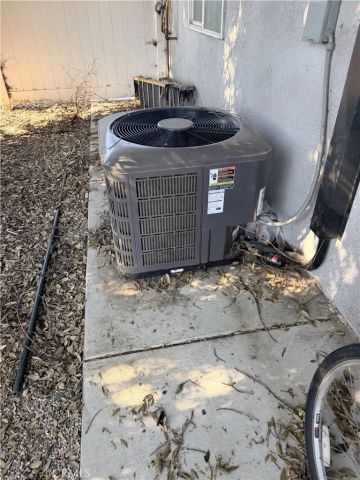 1554 W 7th St, San Bernardino, CA 92411
