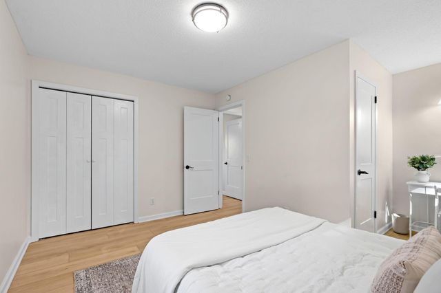 9068 Rice Lake Road, Maple Grove, MN 55369