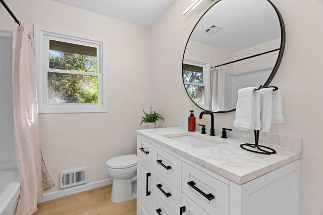 9068 Rice Lake Road, Maple Grove, MN 55369