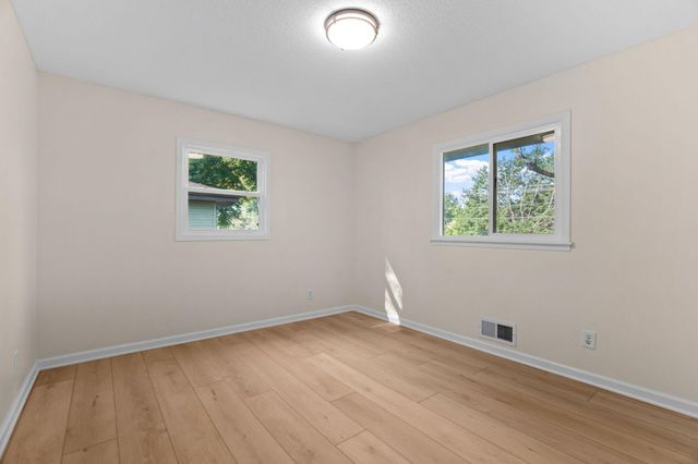 9068 Rice Lake Road, Maple Grove, MN 55369