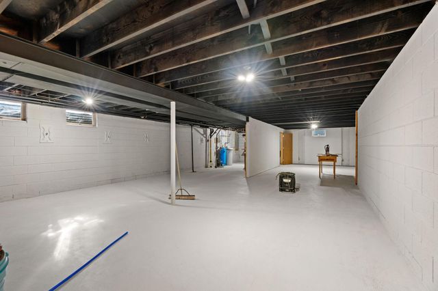 9068 Rice Lake Road, Maple Grove, MN 55369