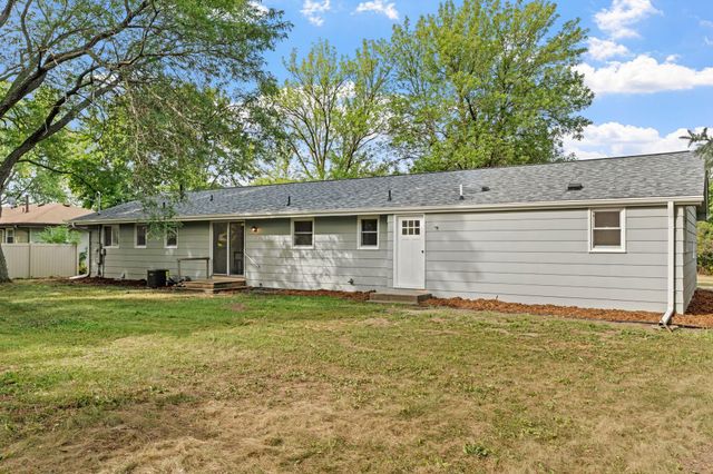9068 Rice Lake Road, Maple Grove, MN 55369
