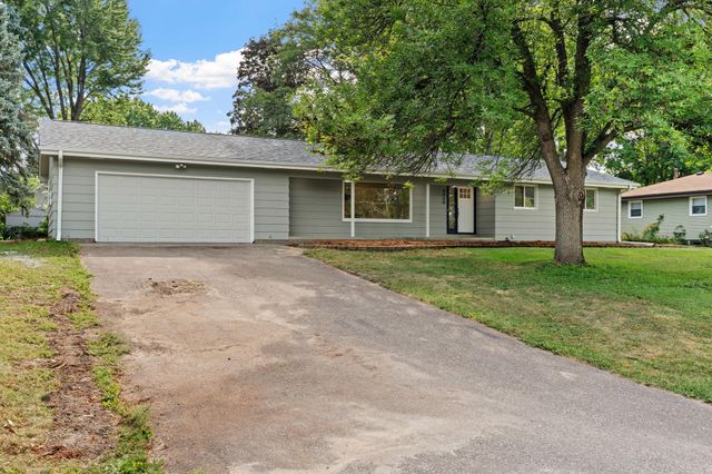 9068 Rice Lake Road, Maple Grove, MN 55369