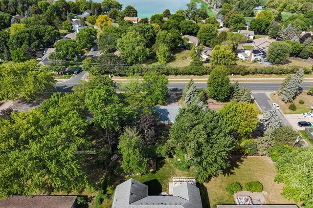 9068 Rice Lake Road, Maple Grove, MN 55369