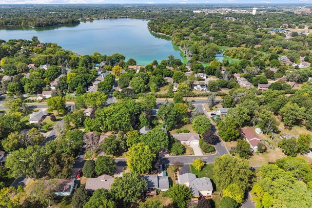 9068 Rice Lake Road, Maple Grove, MN 55369