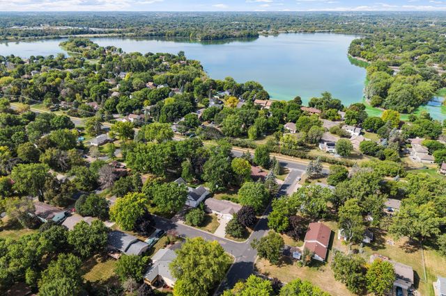 9068 Rice Lake Road, Maple Grove, MN 55369