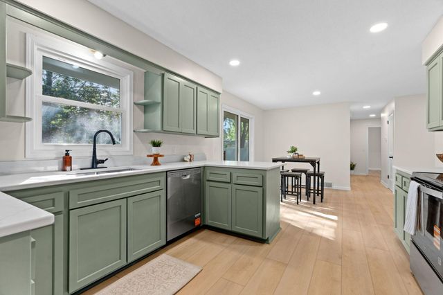 9068 Rice Lake Road, Maple Grove, MN 55369