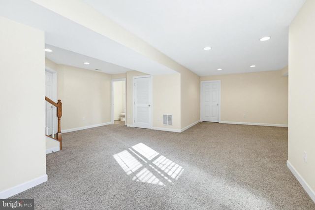 495 LAKEVIEW DR, Spring Grove, PA 17362