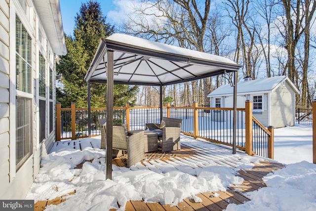 495 LAKEVIEW DR, Spring Grove, PA 17362