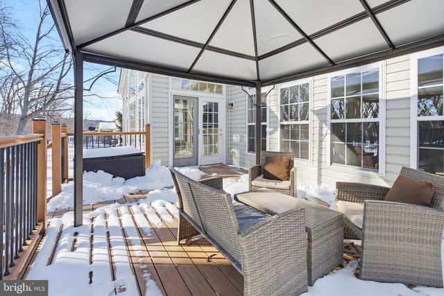 495 LAKEVIEW DR, Spring Grove, PA 17362