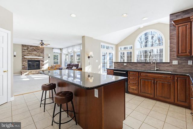 495 LAKEVIEW DR, Spring Grove, PA 17362