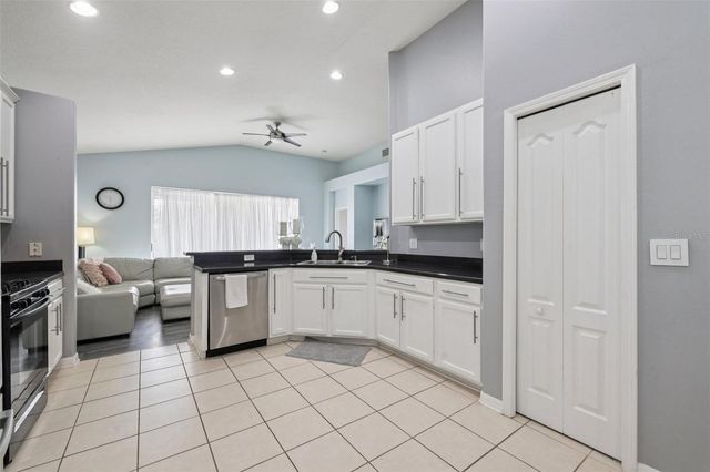 5229 CLOVER MIST DRIVE, Apollo Beach, FL 33572