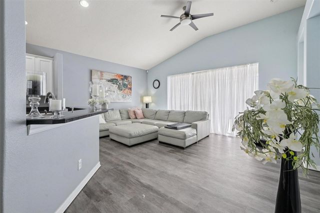 5229 CLOVER MIST DRIVE, Apollo Beach, FL 33572