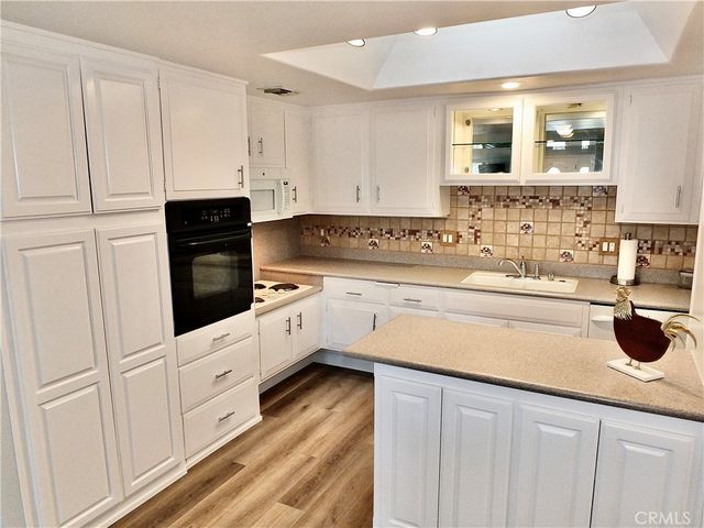 1560 Homewood Road 114-L, Seal Beach, CA 90740