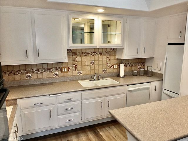 1560 Homewood Road 114-L, Seal Beach, CA 90740