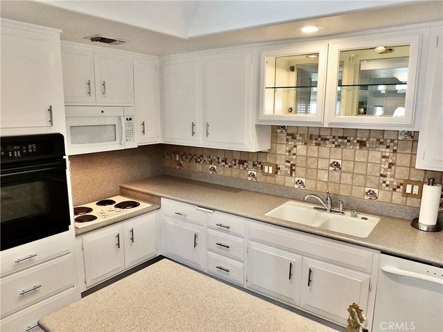 1560 Homewood Road 114-L, Seal Beach, CA 90740