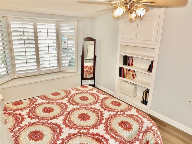 1560 Homewood Road 114-L, Seal Beach, CA 90740