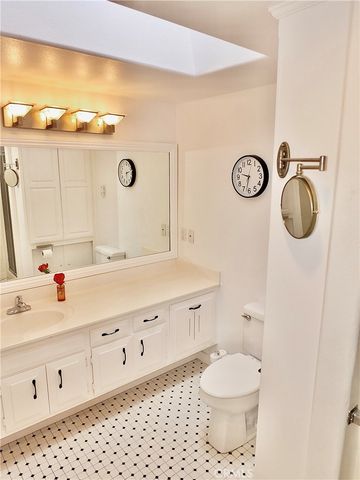 1560 Homewood Road 114-L, Seal Beach, CA 90740