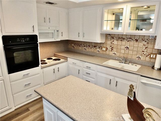 1560 Homewood Road 114-L, Seal Beach, CA 90740