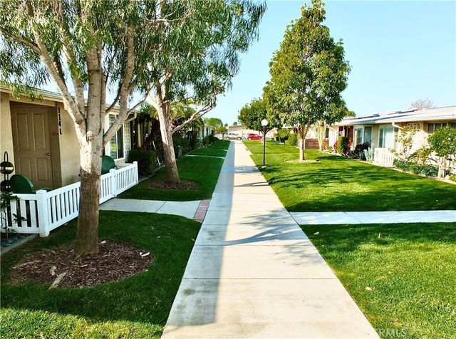 1560 Homewood Road 114-L, Seal Beach, CA 90740