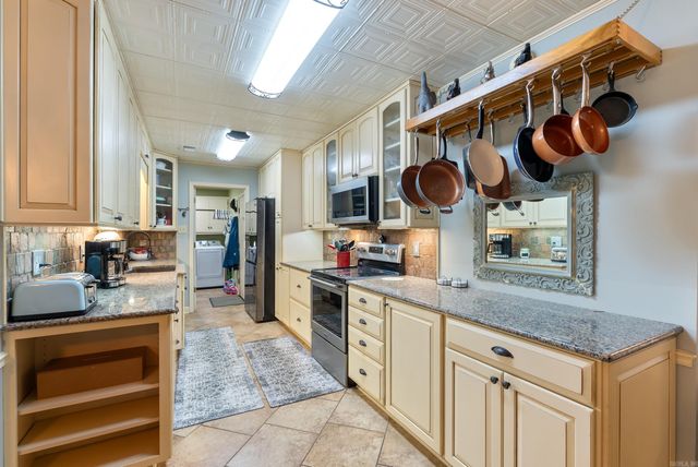 1 Manchester Drive, Conway, AR 72034