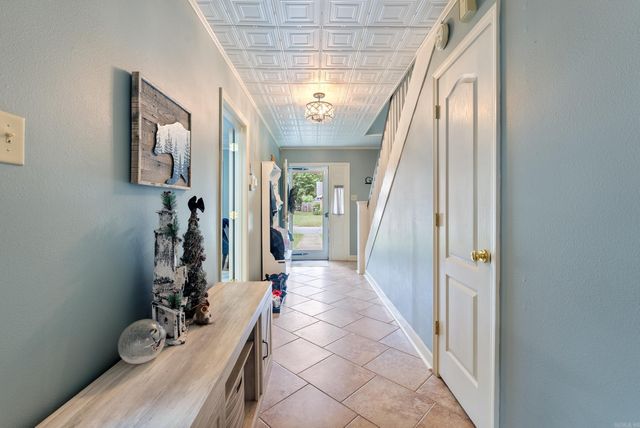 1 Manchester Drive, Conway, AR 72034