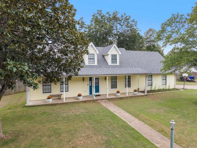 1 Manchester Drive, Conway, AR 72034