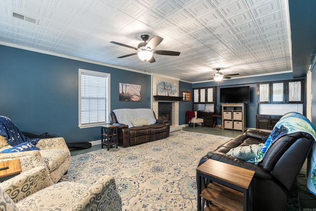 1 Manchester Drive, Conway, AR 72034