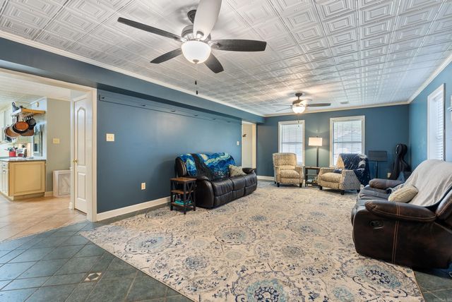 1 Manchester Drive, Conway, AR 72034