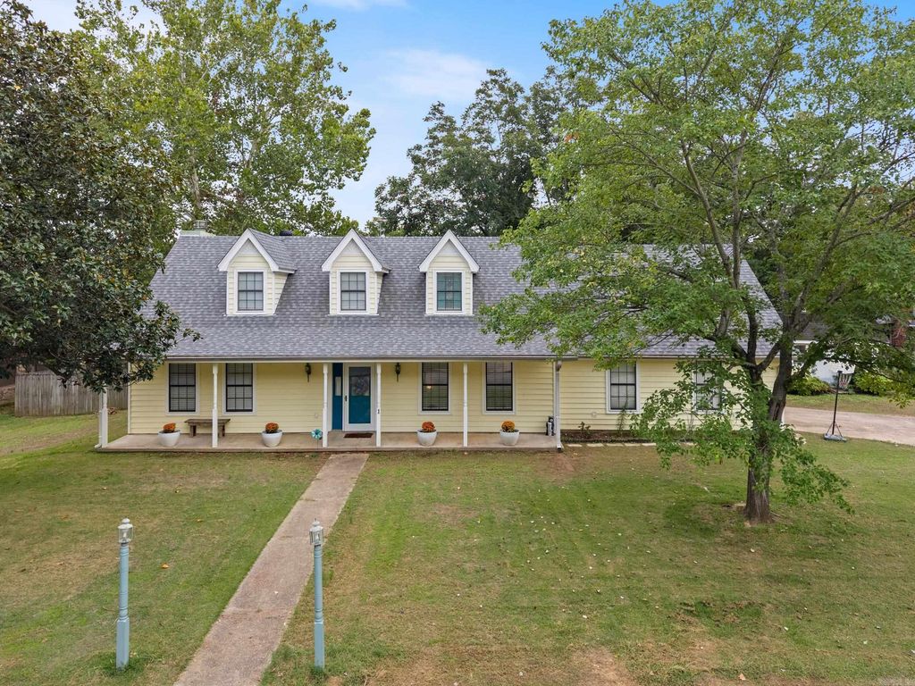 1 Manchester Drive, Conway, AR 72034