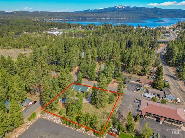 300 Floyde Street, McCall, ID 83638