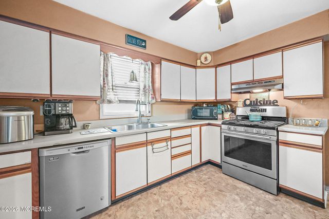 238 Bray Avenue, North Middletown, NJ 07748