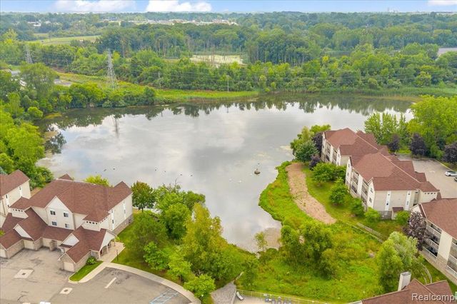 806 Brandon Avenue, Pontiac, MI 48340