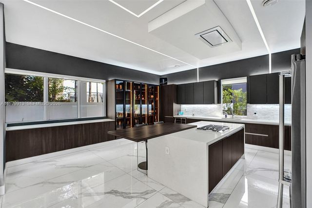 10223 NW 75th Ter ., Doral, FL 33178