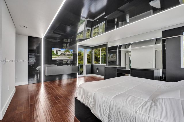 10223 NW 75th Ter ., Doral, FL 33178