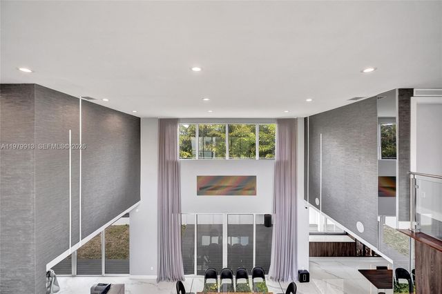 10223 NW 75th Ter ., Doral, FL 33178